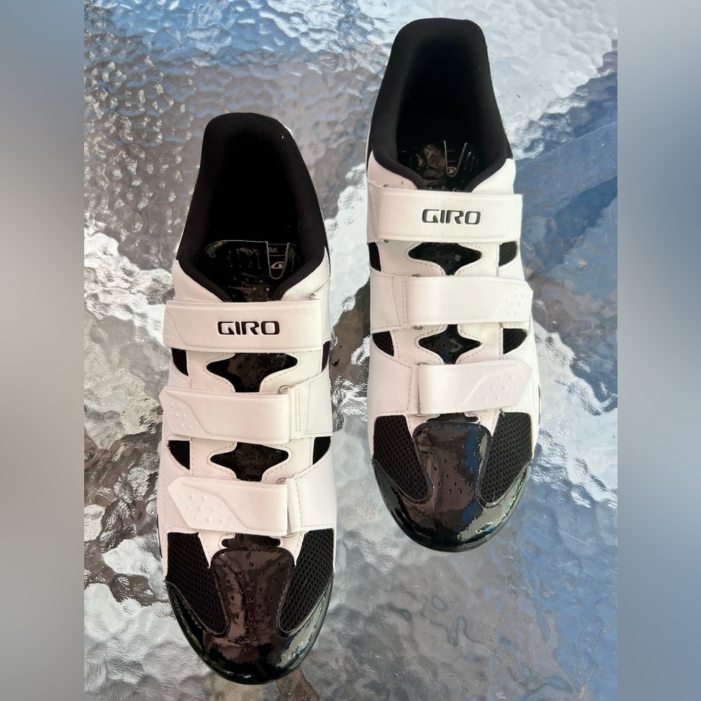 Giro Men's Cycling Shoes Techne Size 50/15 Hook Loop 3 bolt Cleats worn 2 twice!
